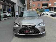 Lexus ES 2022 300h Excellence Edition - ფოტო 2