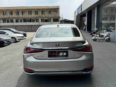 Lexus ES 2022 300h Excellence Edition - ფოტო 8