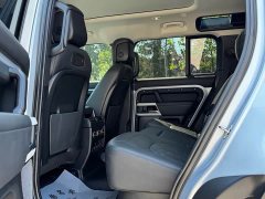 Land Rover Defender 110 P400 Dark Edition - ფოტო 16