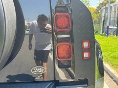Land Rover Defender 110 P400 Dark Edition - ფოტო 7