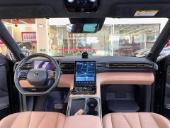 NIO ES8 100kWh Signature Edition Six-Seater - ფოტო 15