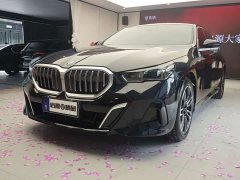 BMW 5 Series 525Li M Sport Package - ფოტო 1