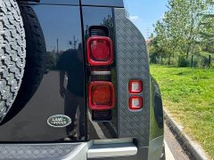 Land Rover Defender 110 3.0T P400 Dark Edition - ფოტო 10