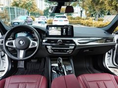 BMW 5 Series Facelift 525Li M Sport Package - ფოტო 18