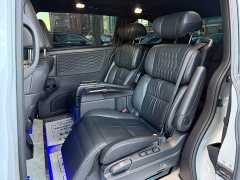 Honda Elysion 2.0L e:HEV Luxury Black Jazz Edition - photo 12