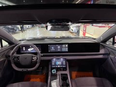 Avatr Lantu Zhuiguang 2024 PHEV AWD Extended Range Executive - ფოტო 11