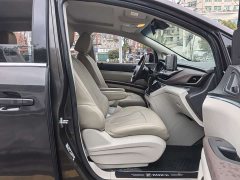Buick GL8 Land Official Business Class 652T Comfort Edition - ფოტო 9