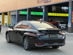 Lexus ES 200 Premium Edition - ფოტო 14