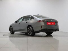 BMW 5 Series 530Li Premier M Sport Package - ფოტო 6