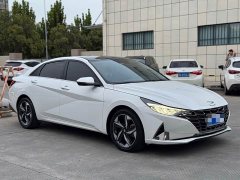 Hyundai Elantra 2022 1.5L CVT Luxury - ფოტო 3