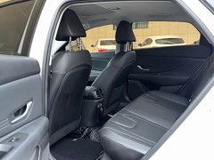 Hyundai Elantra 2022 1.5L CVT Luxury - ფოტო 8