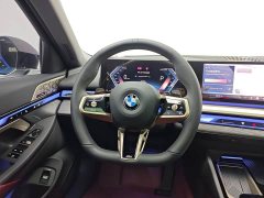 BMW 5 Series 530Li Luxury M Sport Package - ფოტო 12