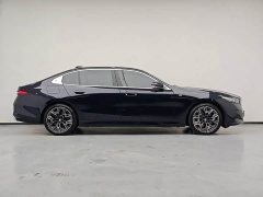 BMW 5 Series 530Li Luxury M Sport Package - ფოტო 16