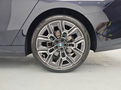 BMW 5 Series 530Li Luxury M Sport Package - ფოტო 9