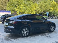 Tesla Model Y Long Range All-Wheel Drive - ფოტო 5