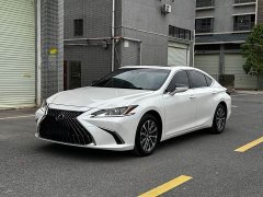 Lexus ES 2022 300h Excellence Edition - ფოტო 1