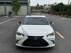 Lexus ES 2022 300h Excellence Edition - ფოტო 2