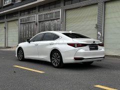 Lexus ES 2022 300h Excellence Edition - ფოტო 9