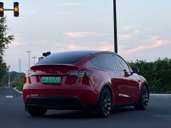 Tesla Model Y Performance All-Wheel Drive - ფოტო 5