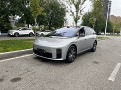 Li Auto i8 2025 Standard Edition - ფოტო 1