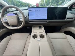 Li Auto i8 2025 Standard Edition - ფოტო 8