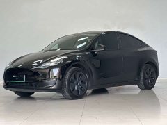 Tesla Model Y Rear-Wheel Drive - ფოტო 1