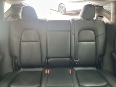 Tesla Model Y Rear-Wheel Drive - ფოტო 14