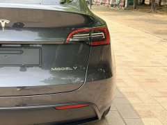 Tesla Model Y Rear-Wheel Drive - ფოტო 19