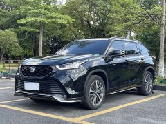 Toyota Crown Land Cruiser Crown Venza 2.5L HEV AWD Luxury - фото 1