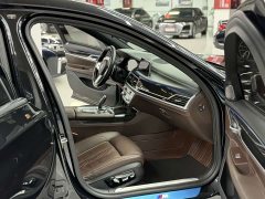 BMW 7 Series 730Li M Sport Package - ფოტო 11