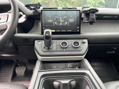 Land Rover Defender 110 3.0T P400 XS - ფოტო 14