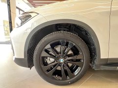 BMW X1 sDrive20Li Fashion Edition - ფოტო 4