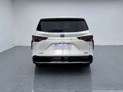 Toyota Sienna 2021 2.5L Hybrid Premium Edition - ფოტო 4