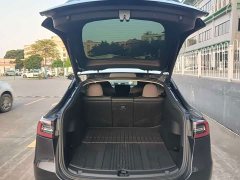 Tesla Model Y Rear-Wheel Drive - ფოტო 17