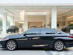 Lexus ES 260 Excellence Edition - ფოტო 7