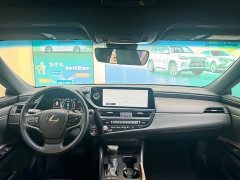 Lexus ES 200 Excellence Edition - ფოტო 4