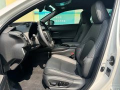 Lexus UX 2020 260h Explorer Fun Edition - ფოტო 5