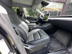 Tesla Model Y Rear-Wheel Drive - ფოტო 16