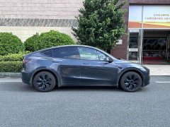 Tesla Model Y Rear-Wheel Drive - ფოტო 4