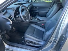 Lexus UX 2020 260h Explorer Fun Edition - ფოტო 9