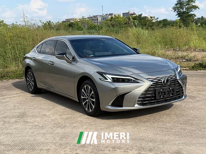 Lexus ES 200 Premium Edition