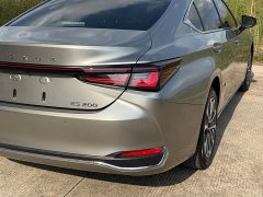 Lexus ES 200 Premium Edition - ფოტო 13