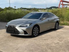 Lexus ES 200 Premium Edition - ფოტო 3
