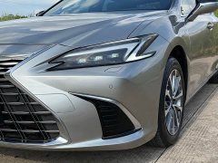 Lexus ES 200 Premium Edition - ფოტო 4