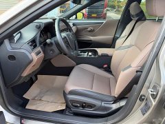 Lexus ES 200 Premium Edition - ფოტო 8