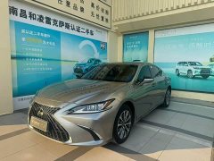 Lexus ES 200 Premium Edition - ფოტო 1