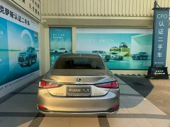 Lexus ES 200 Premium Edition - ფოტო 6