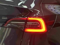 Tesla Model Y Rear-Wheel Drive - ფოტო 8