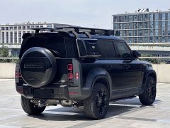 Land Rover Defender 110 3.0T P400 Dark Edition - ფოტო 17