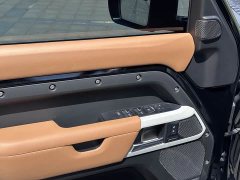 Land Rover Defender 110 3.0T P400 Dark Edition - ფოტო 4